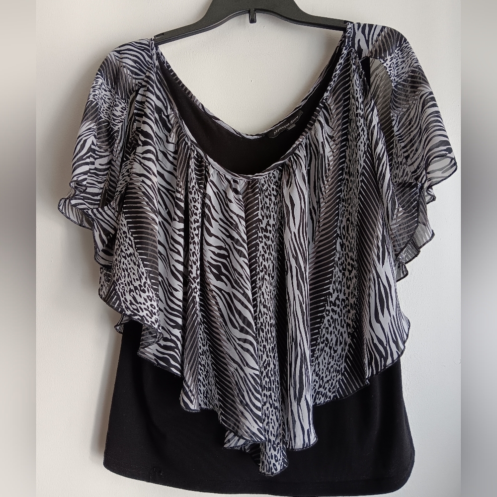 3 For $13💛Mystique Boutique Black and White Zebra Blouse
